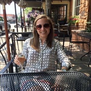 Meet your Posher, Carolyn